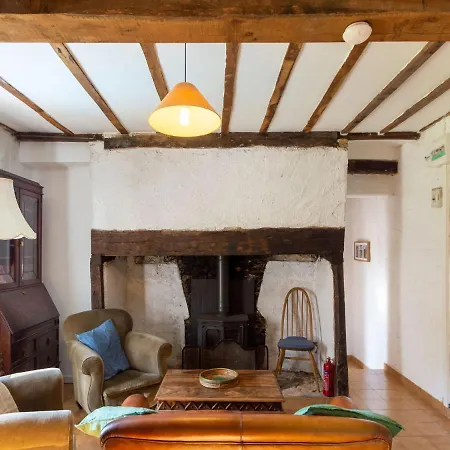 Blissful Mansion In La L Mance With Swimming Pool Sauveterre-la-Lémance